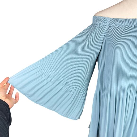 Vince Camuto Light Blue Accordion Pleated Off the Shoulder Bell Sleeve Blouse - Picture 5 of 12